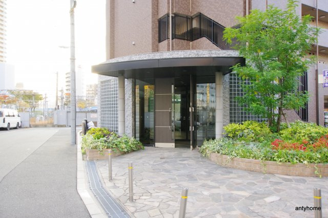アルグラッド福島WEST　仲介手数料無料のエントランス