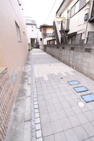 フェリシティ府中のエントランス