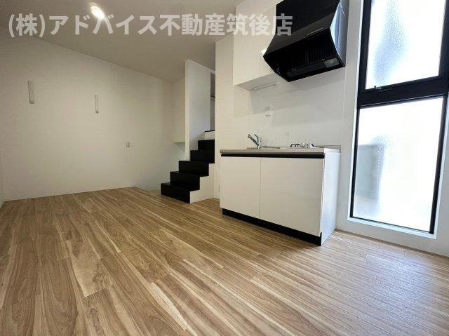 八女市本村のアパートの居間・リビング