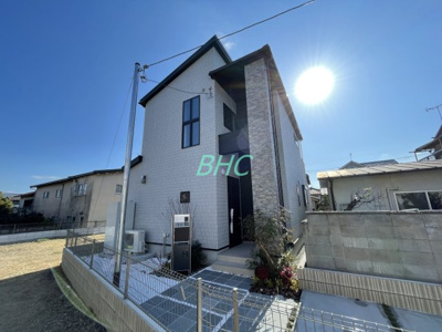 【外観】 | 中庄２丁目全１棟１号棟 | 陽当りや通風・仕様設備やお部屋の大きさの比較、近隣・周辺環境や街並みなど、資料には掲載していない情報が現地にはたくさんあります。
是非一度、現地をご確認ください。