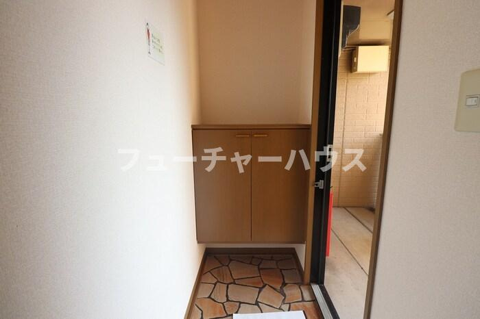 エレファントファイブの玄関