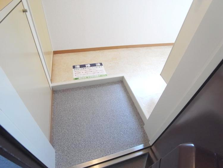 ビクセルお茶の水の玄関|※写真は同タイプの別室になります