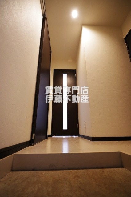 REGALEST浅間町の玄関