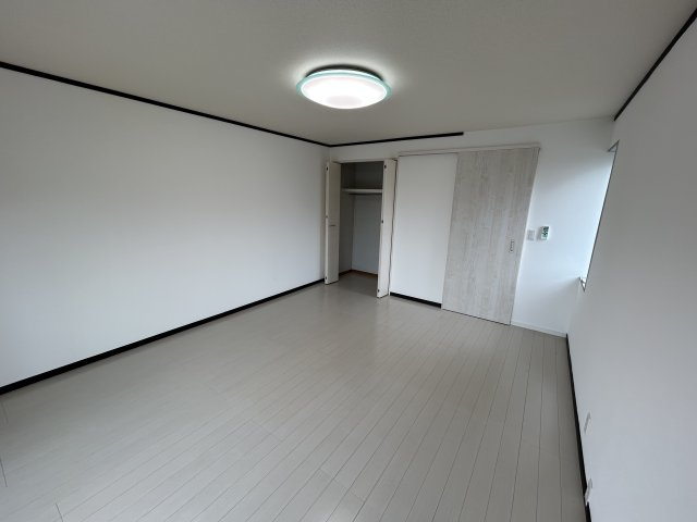 ハイツ若葉の居間・リビング