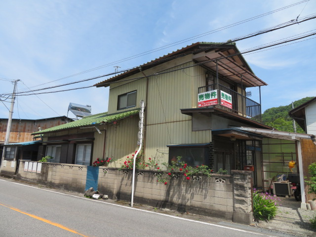 藤岡市鬼石　中古の前面道路含む現地写真