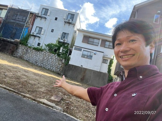 千種区田代町 全4棟 ＜仲介手数料無料＞高見小・若水中　新築一戸建ての外観|9/7撮影
社長の村田です！
自らプレイヤーとして営業しています
長年の経験と実績から皆様により良いマイホーム購入のご提案をいたします。
住宅ローンの不安や購入後の不安等何でもご相談ください。