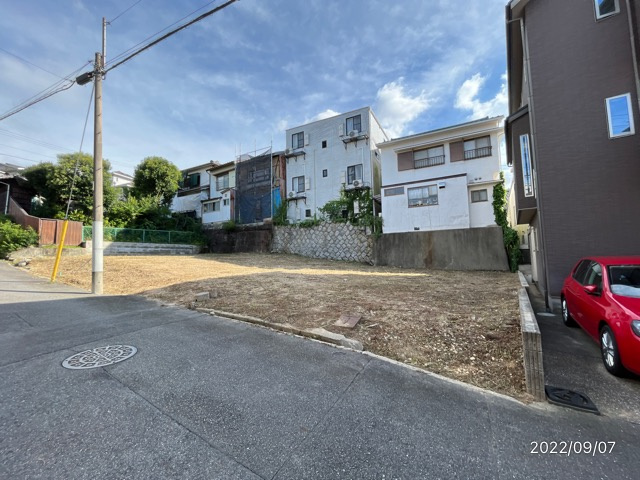 千種区田代町 全4棟 ＜仲介手数料無料＞高見小・若水中　新築一戸建ての外観|9/7撮影
社長の村田です！
自らプレイヤーとして営業しています
長年の経験と実績から皆様により良いマイホーム購入のご提案をいたします。
住宅ローンの不安や購入後の不安等何でもご相談ください。