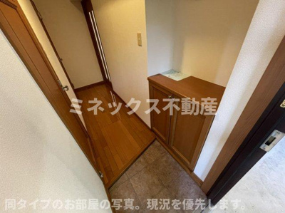 【玄関】 | ファミリアOdo | 同タイプのお部屋の写真。現況を優先します。