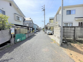 【前面道路含む現地写真】