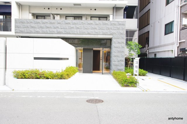 S-RESIDENCE新大阪リデンテ　仲介手数料無料のエントランス