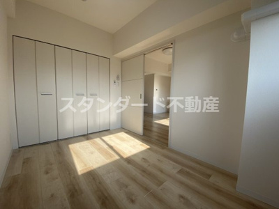 【寝室】 | クルーヴェルチュ扇町公園