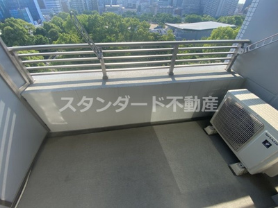 【バルコニー】 | クルーヴェルチュ扇町公園