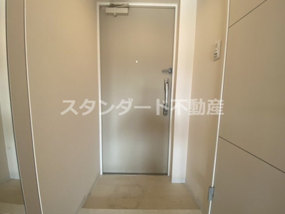 【玄関】 | クルーヴェルチュ扇町公園