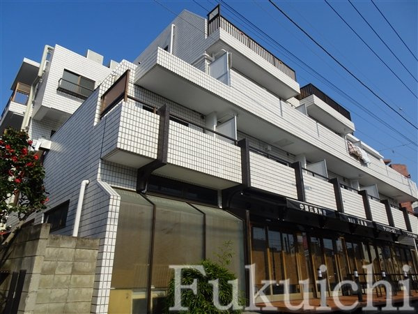 ホワイトハウス赤堤の外観