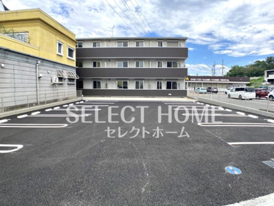 【駐車場】 | Ｄ－スクエア鴨田 | 駐車場完備です