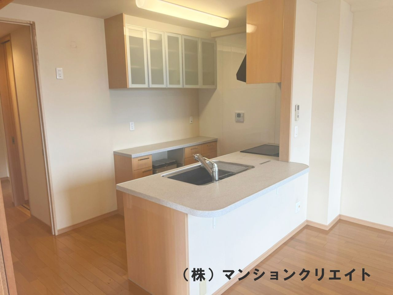 ビブレ成和のキッチン|人気の対面キッチン。キッチンカウンター付きで便利です