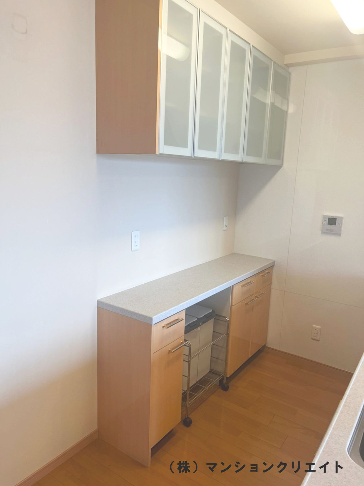 ビブレ成和のキッチン|備え付けのキッチンボード