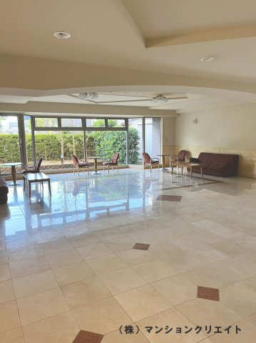 ビブレ成和のロビー