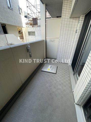 ランドセントラル梅田のバルコニー|お洗濯にも便利なバルコニー付き