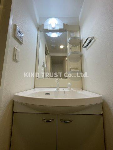 ランドセントラル梅田の洗面所|ゆったりとスペースのある洗面所