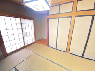 【和室】 | 下豊岡町　中古戸建 | ■収納の多い和室です！