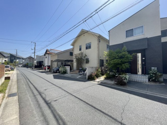 【前面道路含む現地写真】