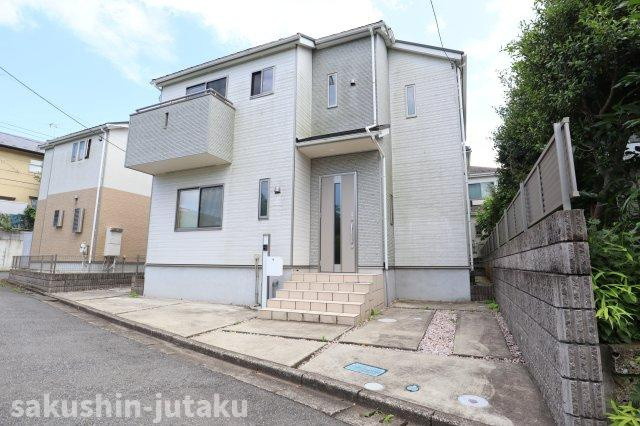 八千代台西８丁目　中古戸建の外観|八千代台西８丁目　築浅戸建　クロス貼替　トイレ・洗面化粧台新設　室内クリーニング済　カースペース２台（車種によります。）