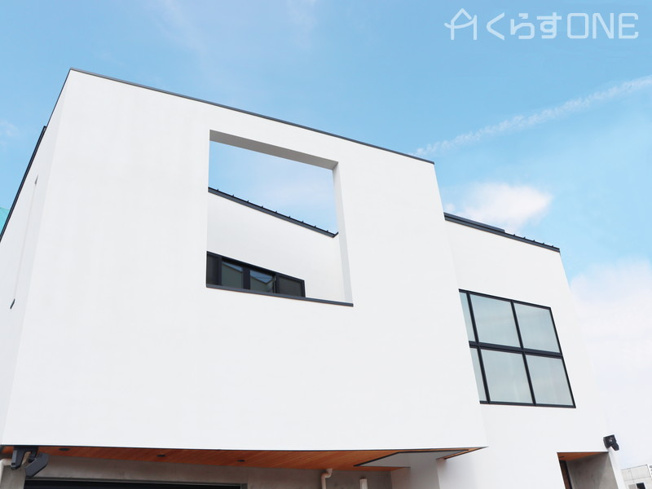 【その他】 | たつの市龍野町中村／全5区画 | 【自社施工例】青空に映えるおしゃれなエクステリア