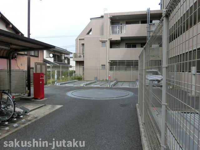 ザ・パークハウス新検見川南の駐車場