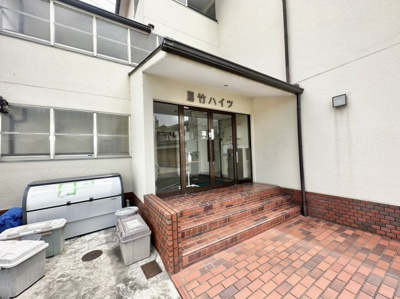 【エントランス】 | 朋竹ハイツ