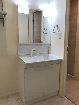 【洗面所】 | プロヌーブ沖洲 Ⅱ番館 | スペースが確保できる洗面所です