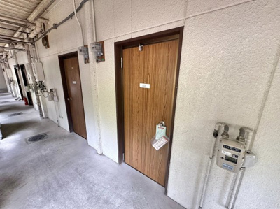 【玄関】 | ヤングタウン