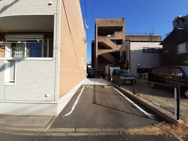【駐車場】