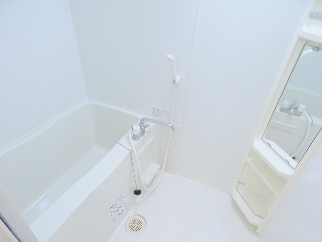 B-クレセントの浴室
