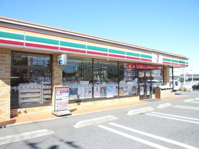セブン-イレブン綾瀬大上3丁目店まで300ｍ