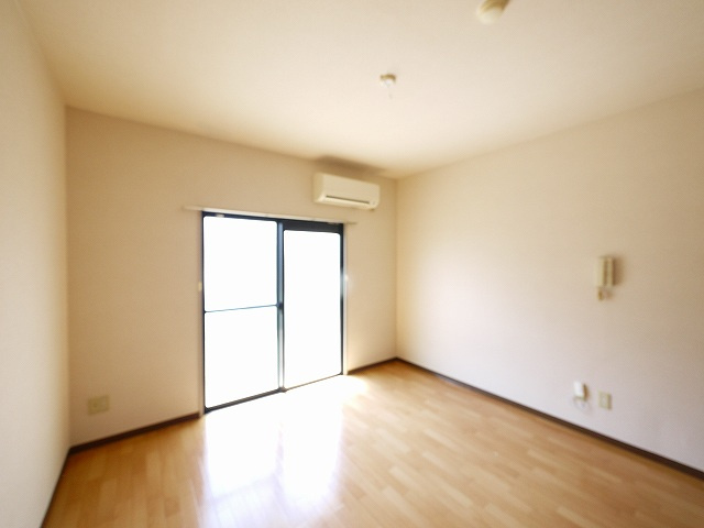 エクセレントハイツの洋室|ゆったりした洋室です