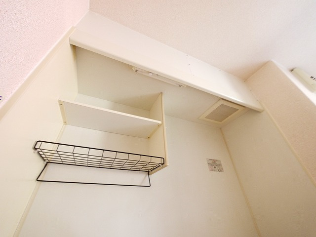 エクセレントハイツのキッチン|コンパクトなキッチンで掃除もラクラク