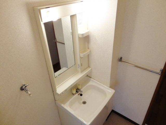 パセオ今田Ⅰの独立洗面台