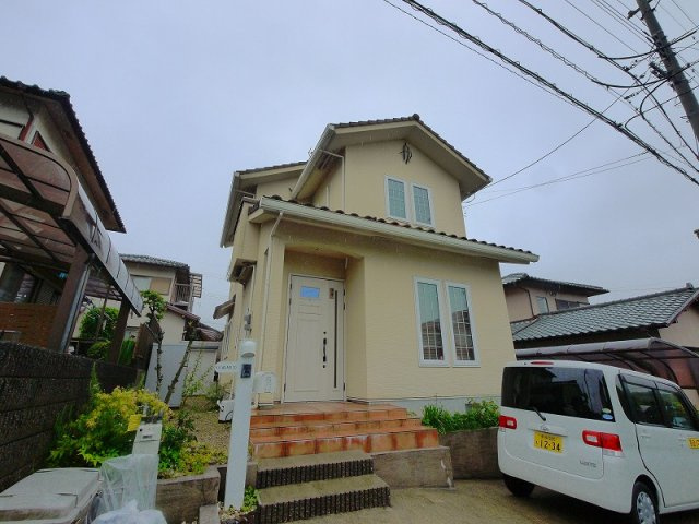 南加茂台6丁目貸家の外観