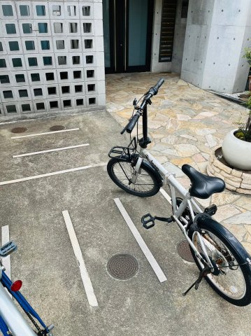 CREA花の木の駐車場