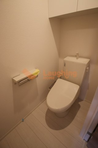 ガナールのトイレ|落ち着いた色調のトイレです