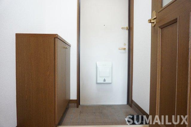 パルテノン弐番館の玄関