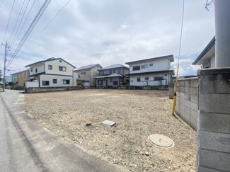 【外観】 | 倉賀野町土地 | 幅員４ｍ以上なので、余裕もあります。