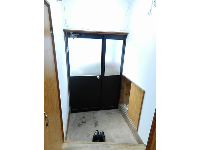 梅村アパートの玄関