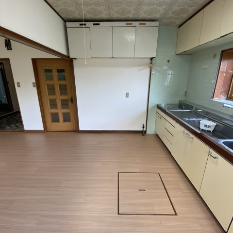 室蘭市崎守町１５０番１号　戸建のキッチン|きれいなキッチンです