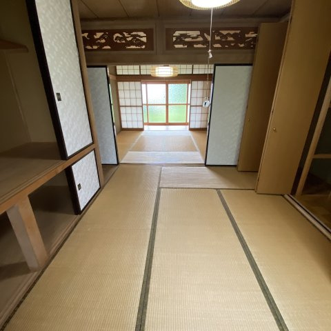 室蘭市崎守町１５０番１号　戸建の和室|和室がひろがる居住スペース