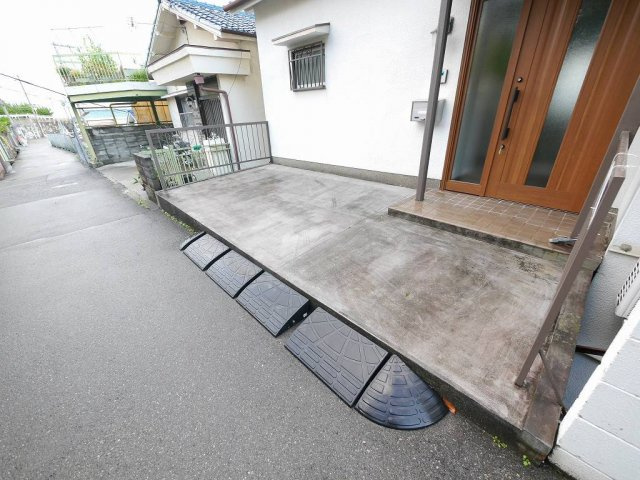 須磨・山の手ハウスの駐車場|小型車限定