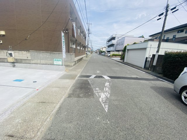 新築　高崎市上並榎町5期　Heartful　Town　1号棟の前面道路含む現地写真|南側接道幅員約8ｍ
