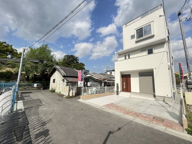 西堤本通西3丁目　新築戸建の前面道路含む現地写真