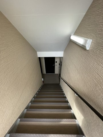 girasol kadoma 仲介手数料無料のその他共用部分|(参考)同マンション反転間取り他部屋の写真